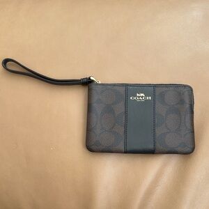 NWT Coach Signature Brown and Black Wristlet